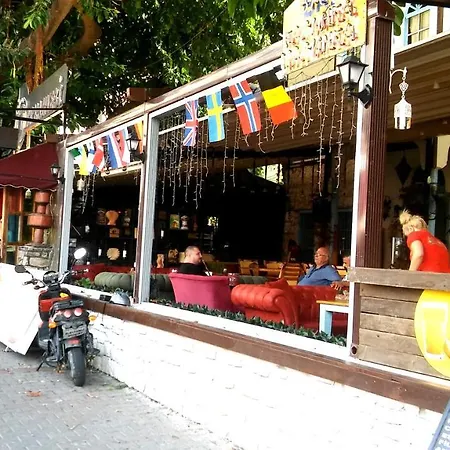 Διαμέρισμα 24h Pick-up Service! Beautiful Private House At Cleopatra Beach Included Pick-up, Kitchen, Umbrellas, Parking Space, 100mbps Wifi, Garden, Balcony, Terrace, Barbecue, Whatsapp Support, No Additional Costs! 500 Eur Cashback For 3 Months!